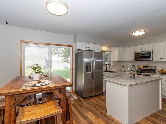 5th image of 805 31st Ave