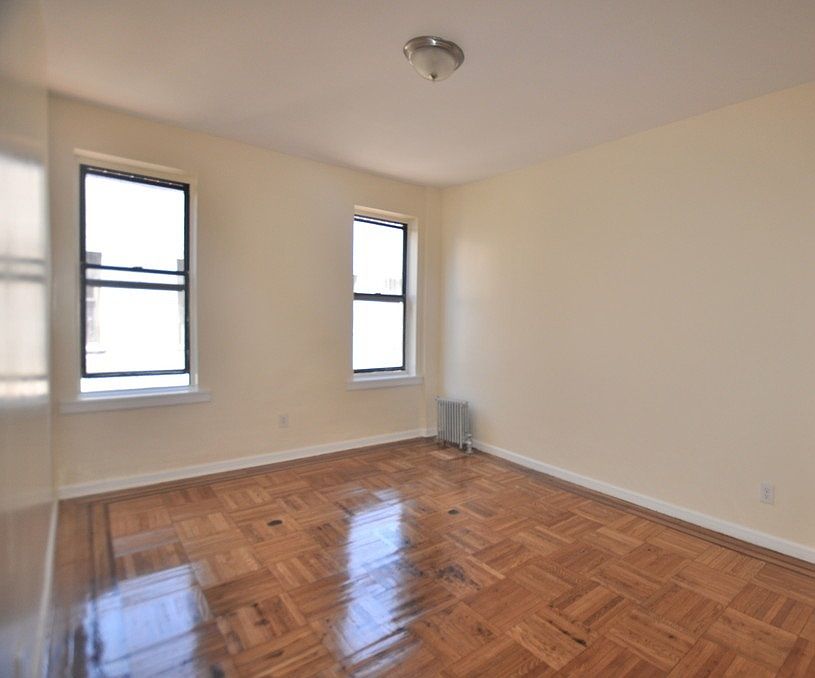2nd image of 1099 New York Ave