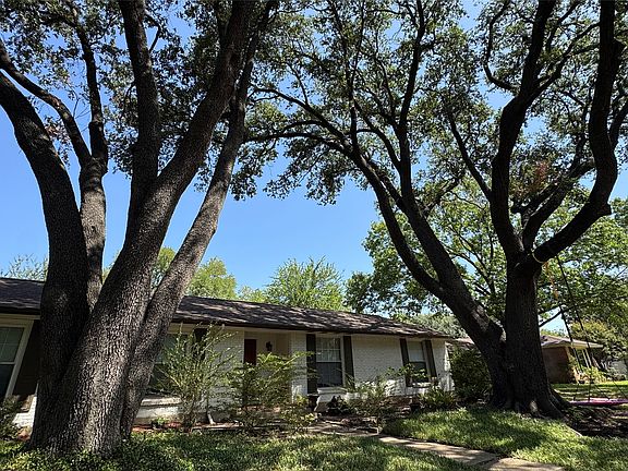 4th image of 3543 Warick Dr