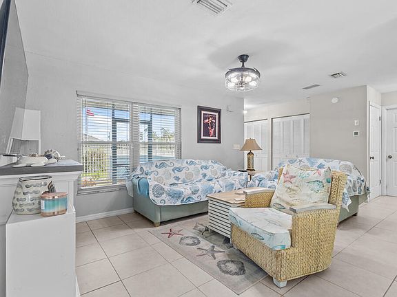 4th image of 15717 SW 55th Avenue Road