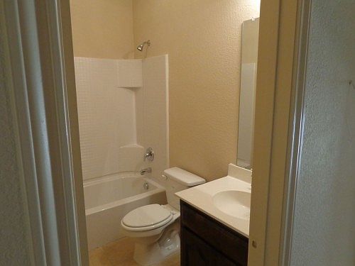 4th image of 712 River Run Dr