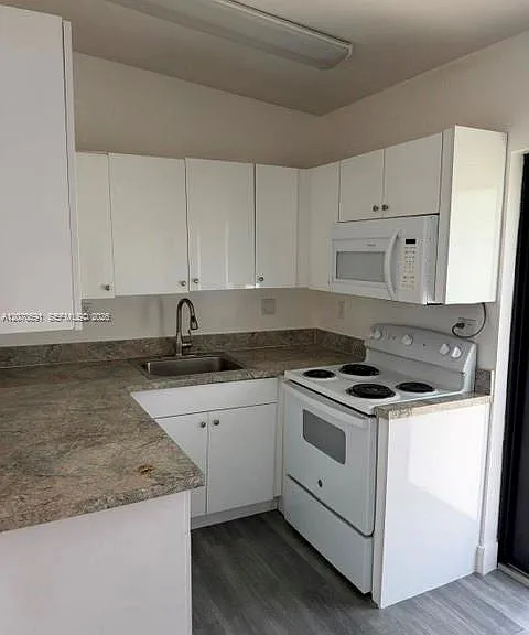 550 NW 131st St — Photo 1