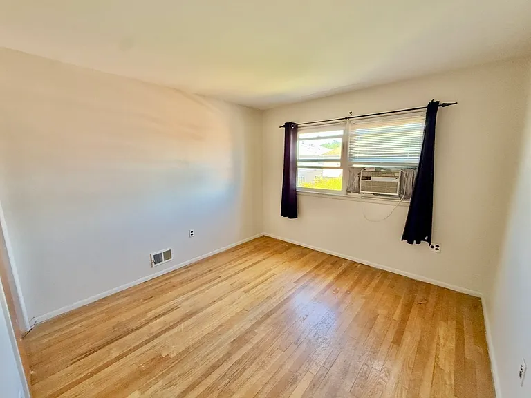 704 Port Richmond Ave #2 — Photo 10