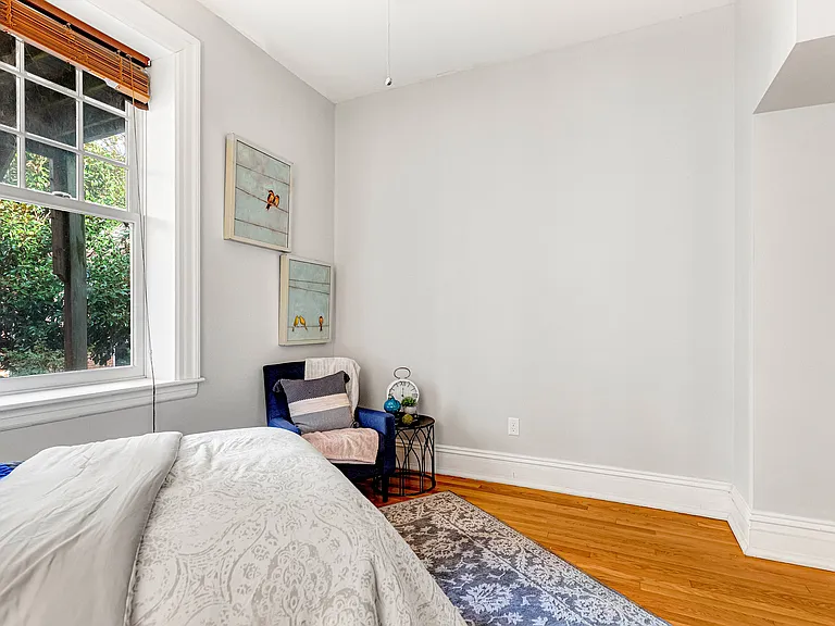 1208 W Franklin St #B — Photo 4