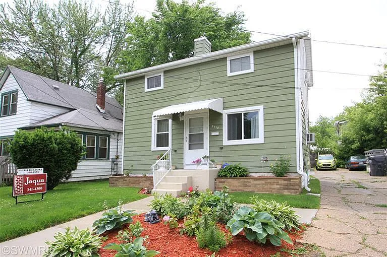 2118 Superior Ave photo 1
