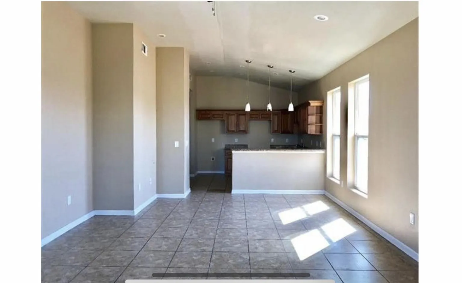 4 bed, 1650 sqft, $2,100 — Photo 3