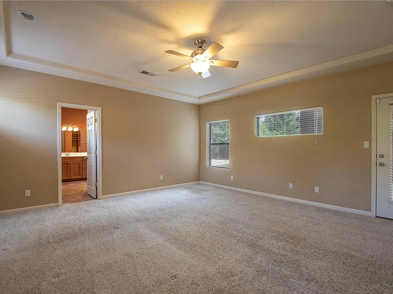 1336 Stanford Dr NE — Photo 7