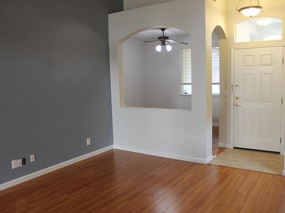 5th image of 705 Hillswick Cir