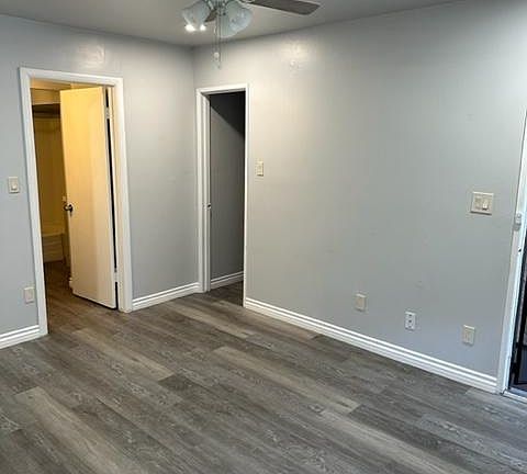 4th image of 11231 Oxnard St APT 8