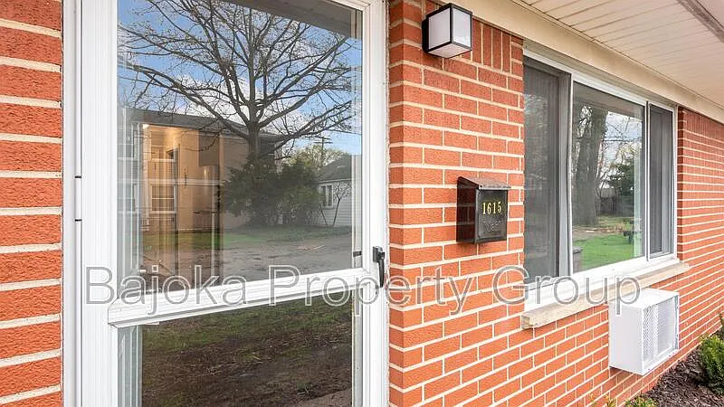 1 bed, 1.0 bath, 550 sqft, $1,350 — Photo 3