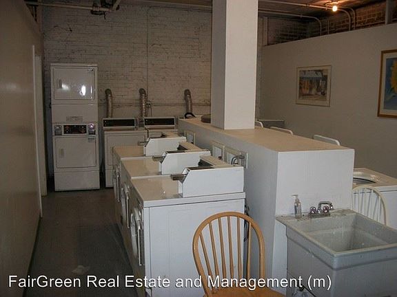 2nd image of 6822 N Ashland Blvd APT 3J