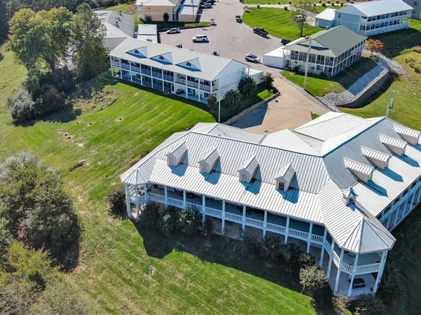 160 Lookout Dr, Brandenburg, KY 40108