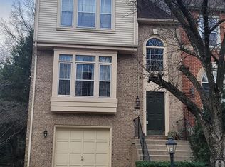 3901 Clares Ct, Fairfax, VA 22033