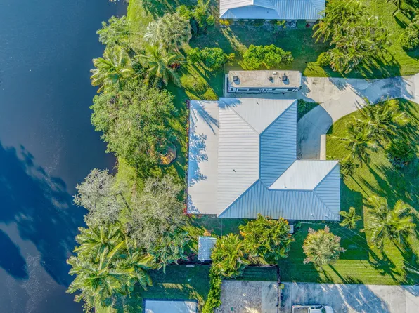 8772 SE Duncan Street, Hobe Sound, FL 33455