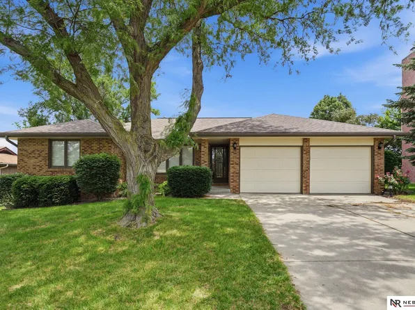 1120 Smoky Hill Rd, Lincoln, NE 68520