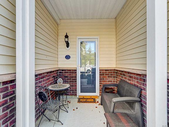 4th image of 123 Rosebud Ct #123