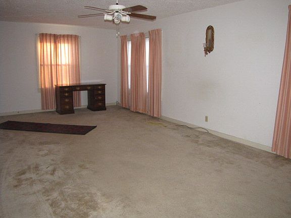 5th image of 440 Emerald Ave