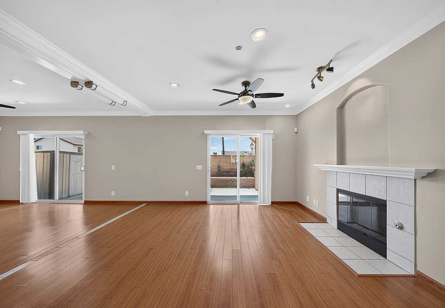 4 bed, 2050 sqft, $4,250 — Photo 3