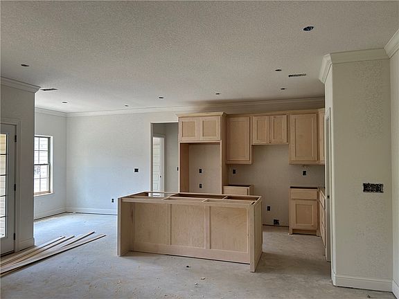 5th image of 20 Haverhill Dr