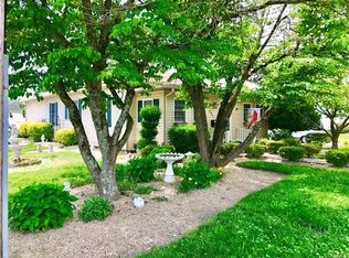 201 Clover Hill Ave, Colonial Heights, VA 23834