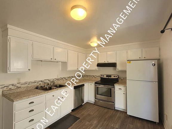 5th image of 2420 Robert Ave