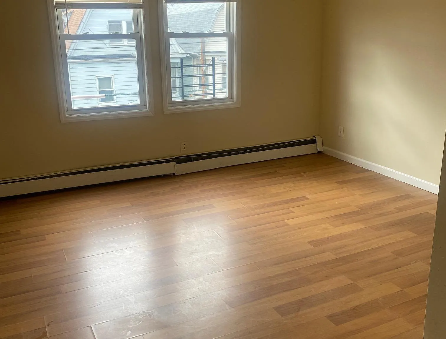 158 Alexander St — Photo 2