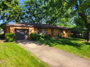 1720 McDonald Dr, Champaign, IL 61821