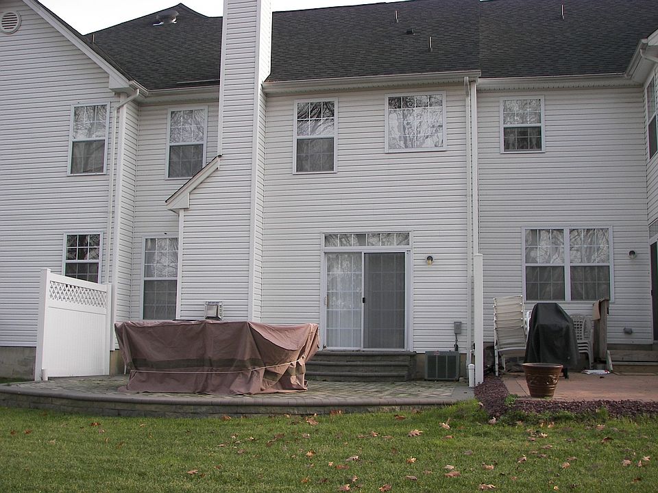 2nd image of 39 Shelley Cir