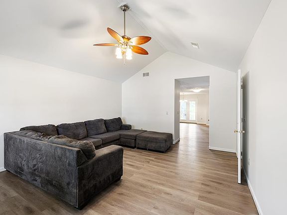 2nd image of 4967 Bell Ave
