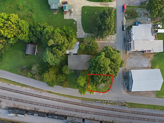 3rd image of 7 Aspen St