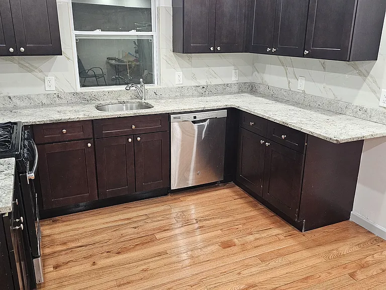 578 S 11th St #2 — Photo 33