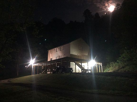 3rd image of 720 Grapevine Ln