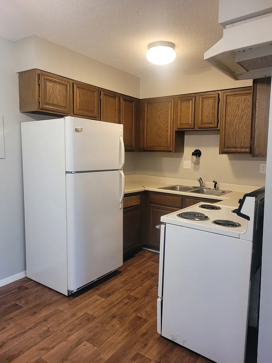 Building Photo - 306 Larson Ct #11