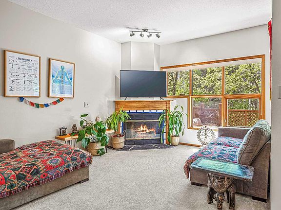 4th image of 8-1201 Railway Ave #8
