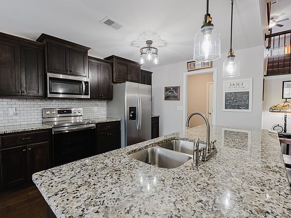 5th image of 1125 Gentry Dr