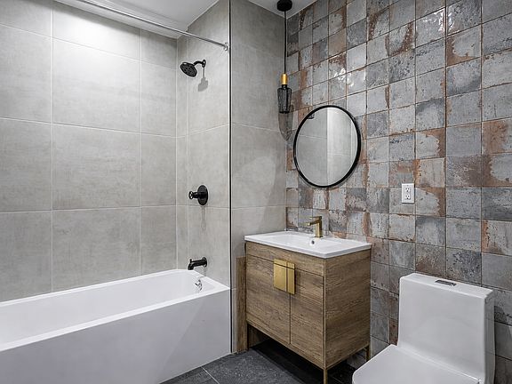 5th image of 1667 Brooklyn Ave #1B