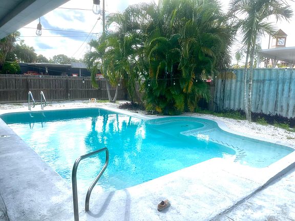 5th image of 7327 59th St N #3
