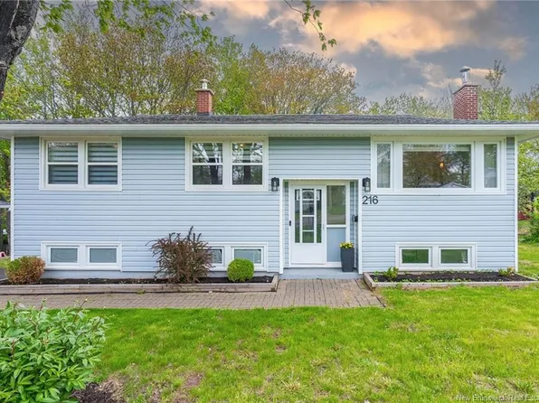 216 Canterbury Ave, Riverview, NB E1B 2R5