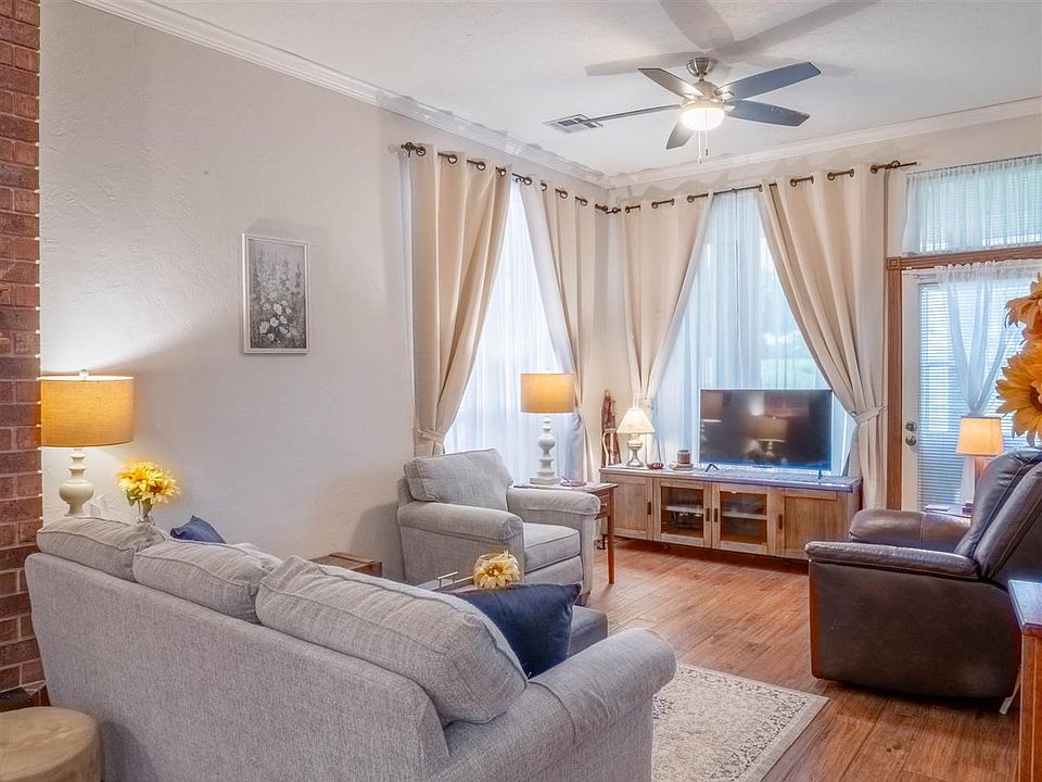 1st image of 509 NW Fairway Villas Dr Unit 1