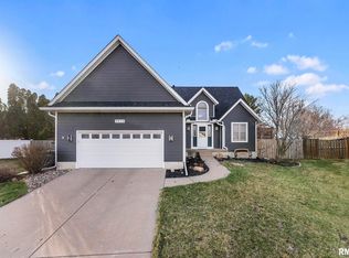 4928 Main Ct, Davenport, IA 52806
