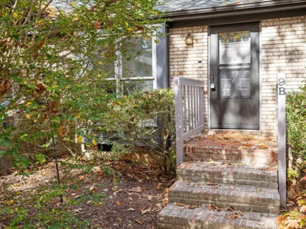 500 W Woodcroft Pkwy APT 9B, Durham, NC 27713