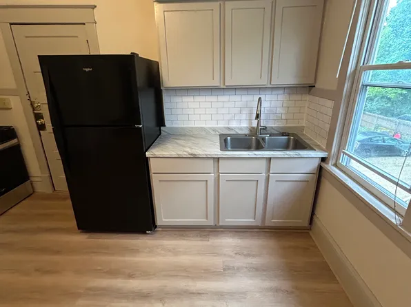 1045 E Gorham St APT 2, Madison, WI 53703