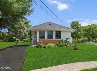 7 Bear Mountain Ct, Toms River, NJ 08753