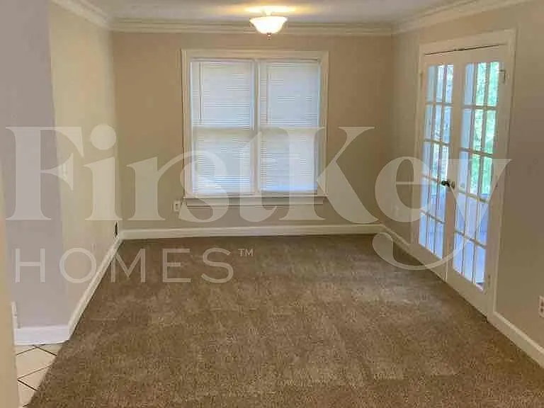 1395 Oakengate Dr — Photo 6