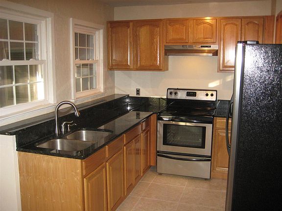 4th image of 413 NW 3rd Ave #4