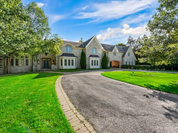 388 N Deere Park Dr E, Highland Park, IL 60035