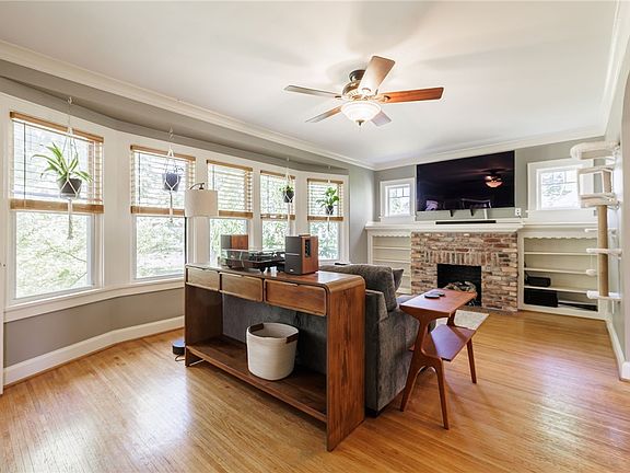 3rd image of 3284 Culver Rd