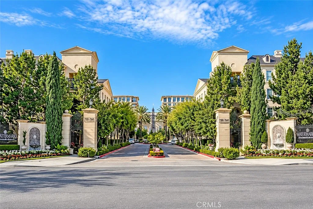 1 bed, 868 sqft, $3,295 — Photo 1