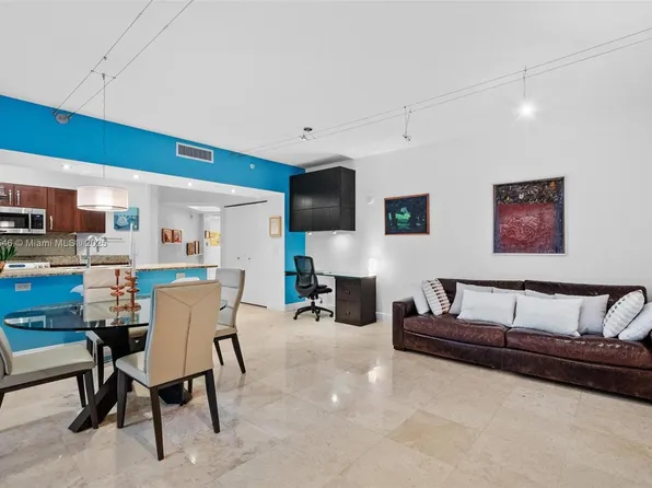 19900 E Country Club Dr APT 212, Aventura, FL 33180