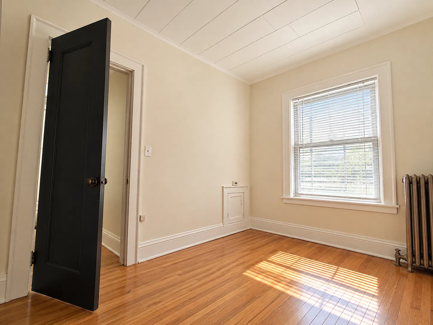 1 bed, 550 sqft, $1,050 — Photo 2